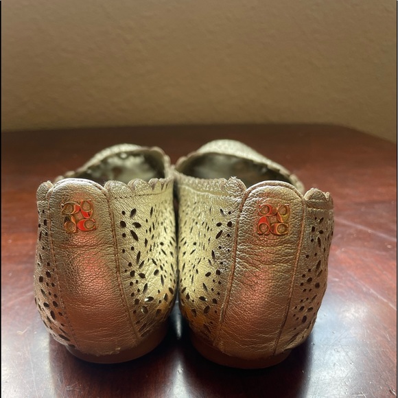 COACH Carsin Metallic Leather Gold Eyelet Perforated Flats Size 8 - Picture 4 of 9